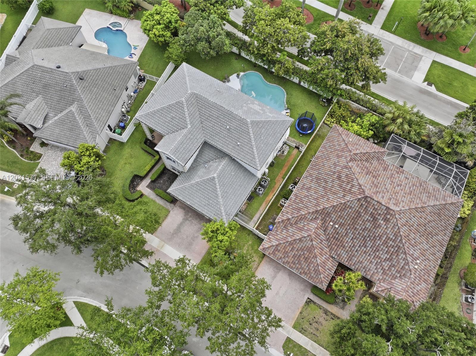WINDSOR PALMS - Residential
