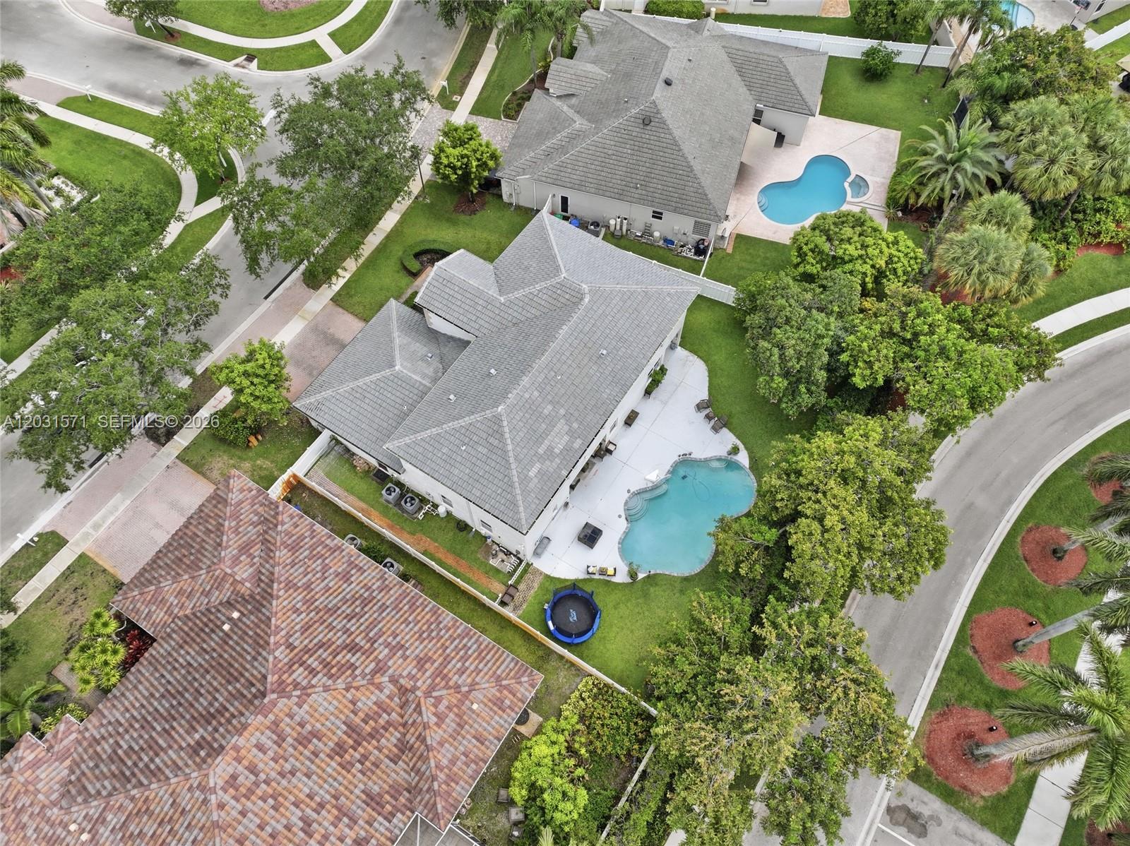 WINDSOR PALMS - Residential