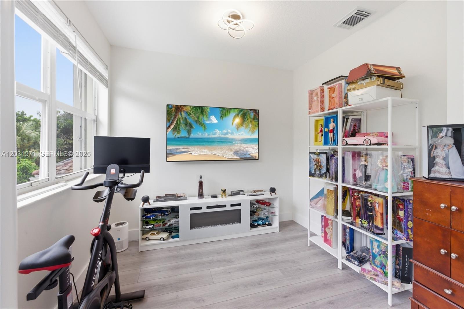 WINDSOR PALMS - Residential