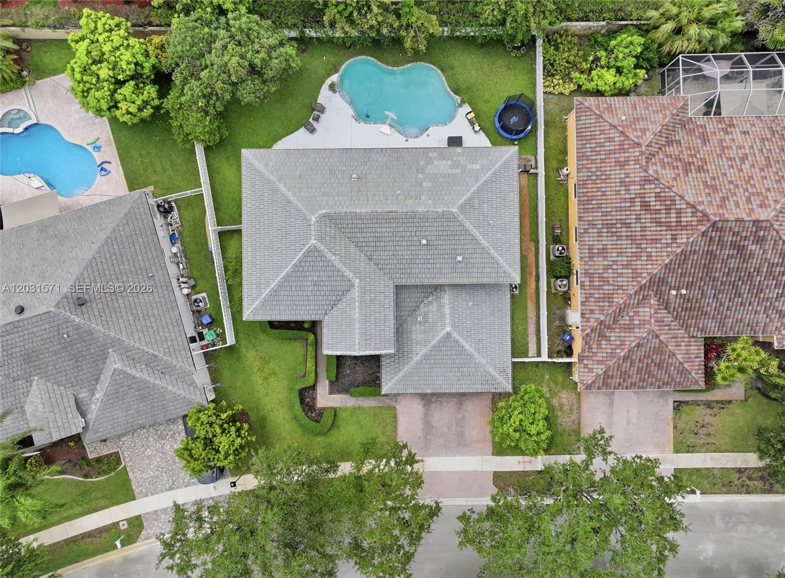 WINDSOR PALMS - Residential