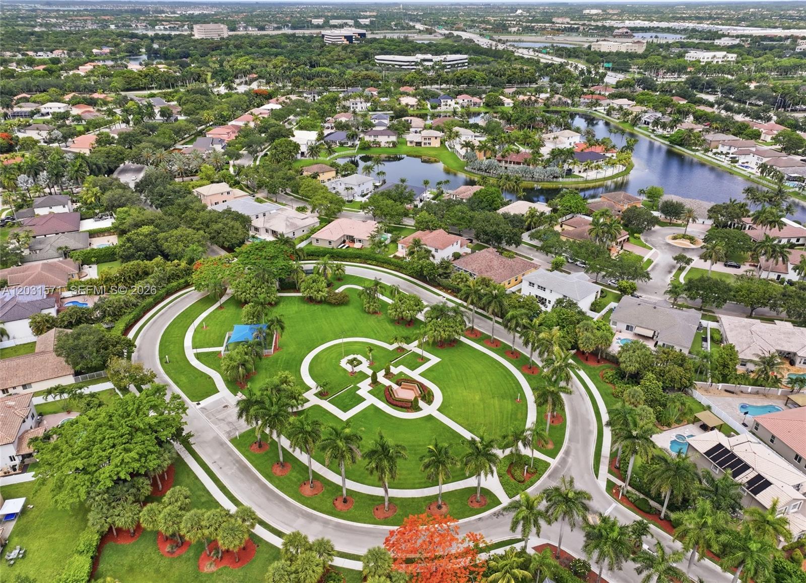 WINDSOR PALMS - Residential