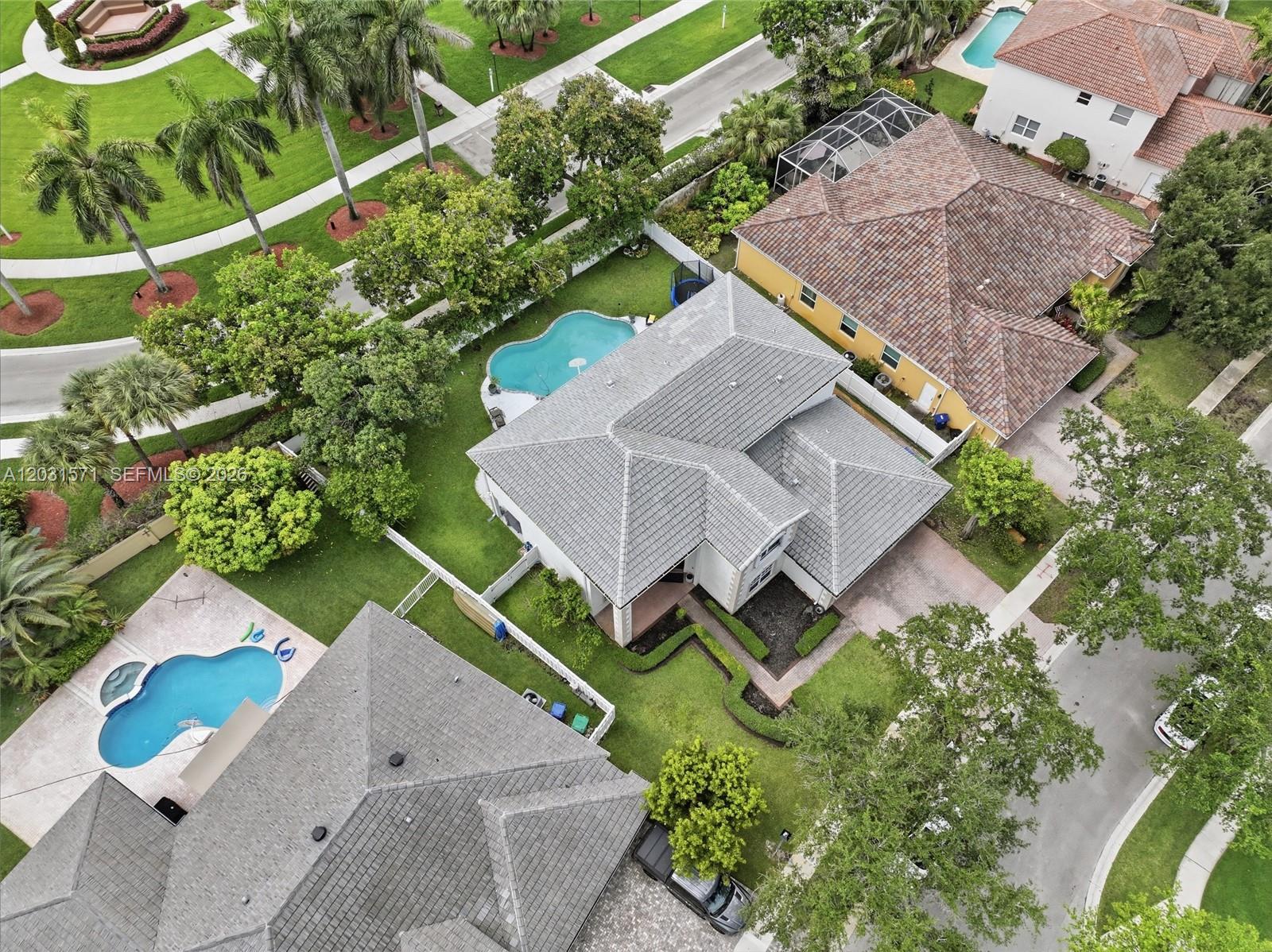 WINDSOR PALMS - Residential
