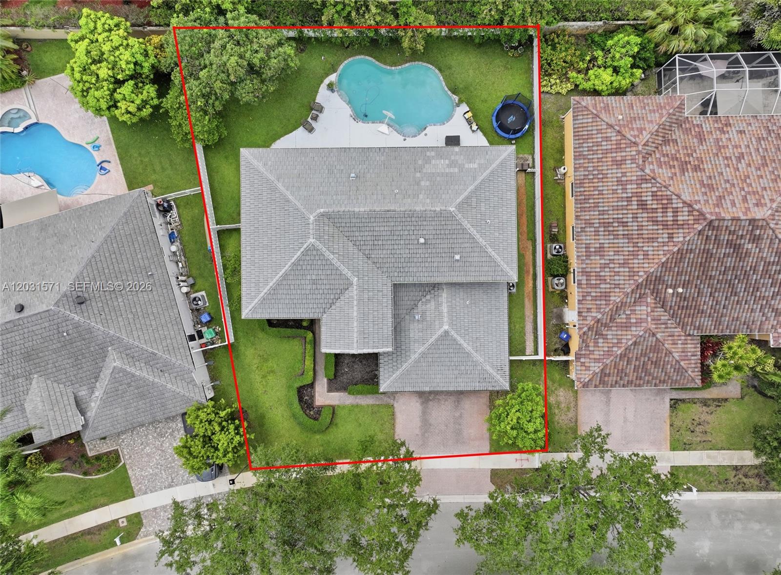 WINDSOR PALMS - Residential