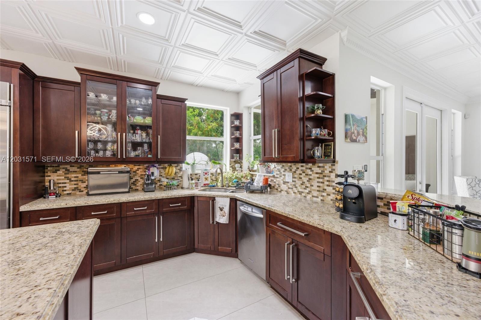 WINDSOR PALMS - Residential