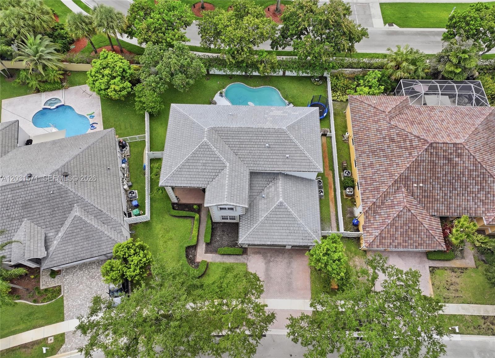 WINDSOR PALMS - Residential