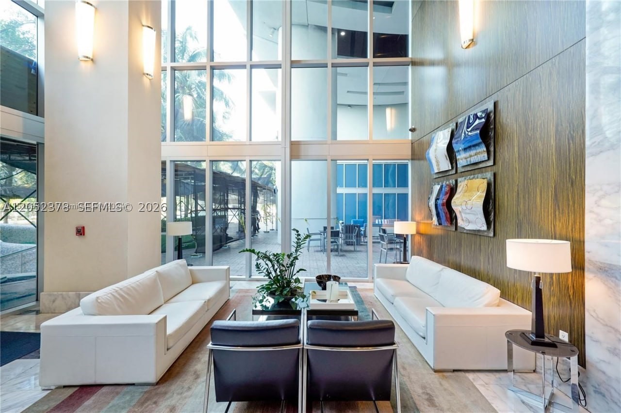 LATITUDE ON THE RIVER CON - Residential