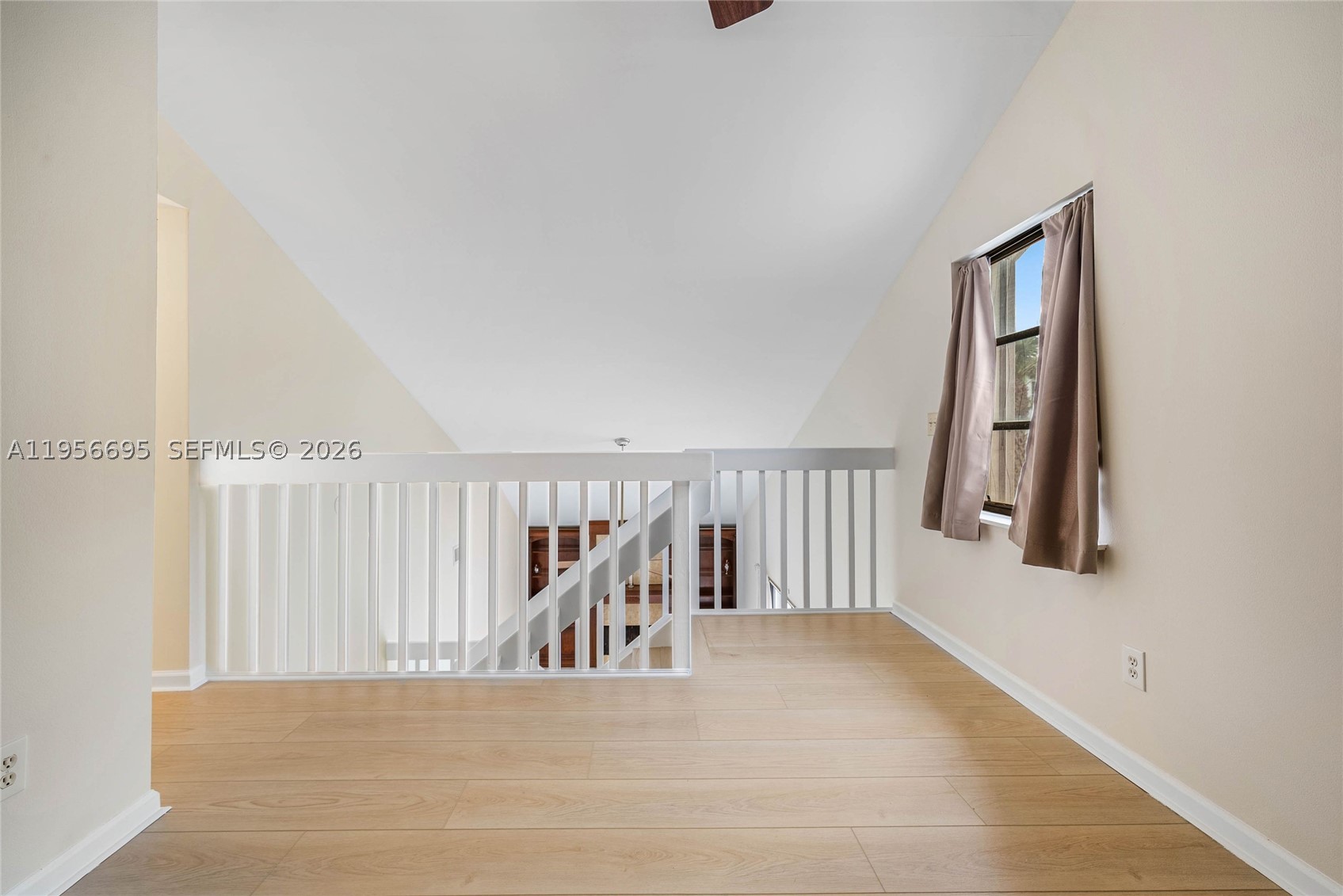 SUMMER WINDS OF JUPITER - Residential