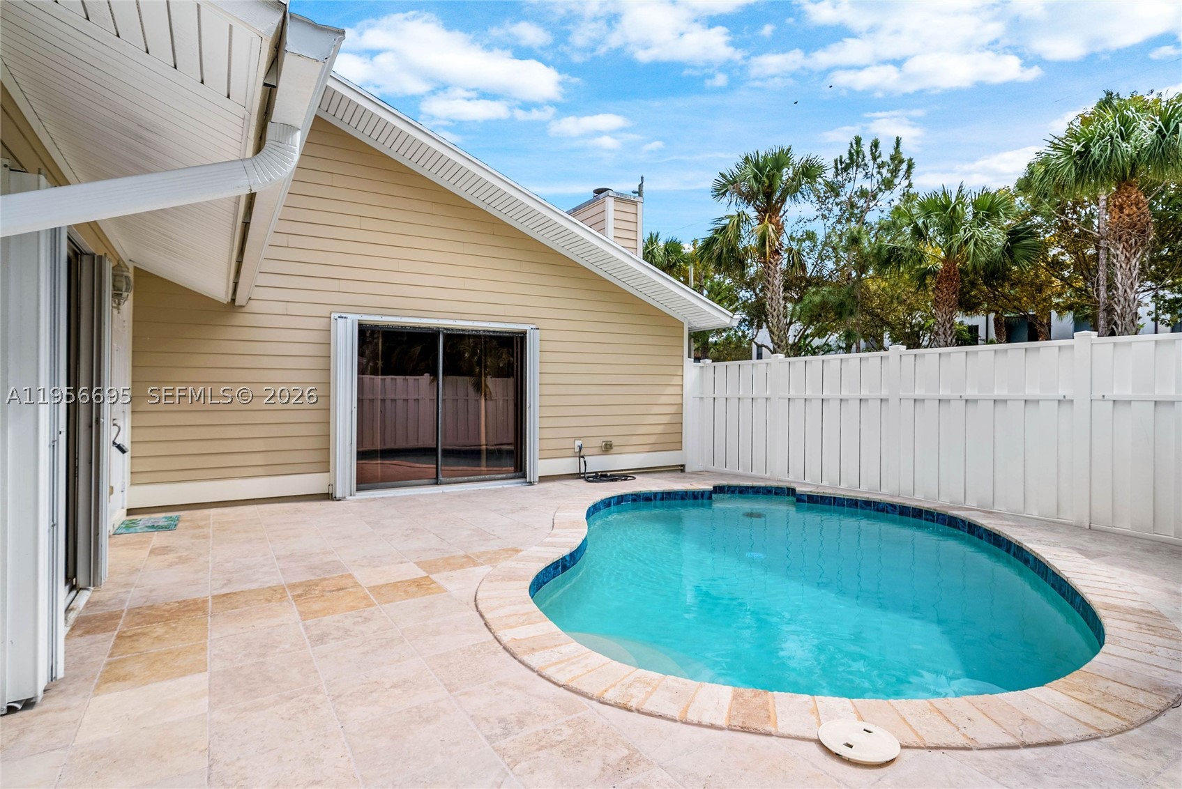 SUMMER WINDS OF JUPITER - Residential