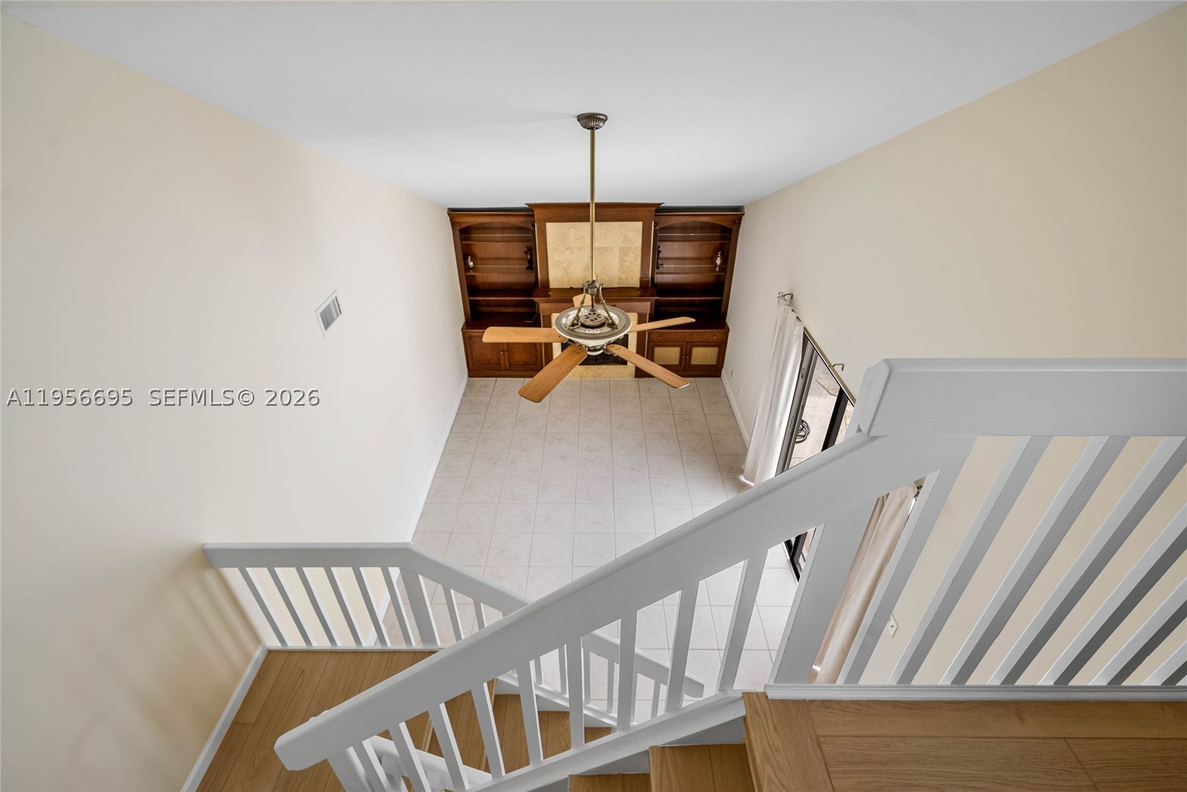 SUMMER WINDS OF JUPITER - Residential