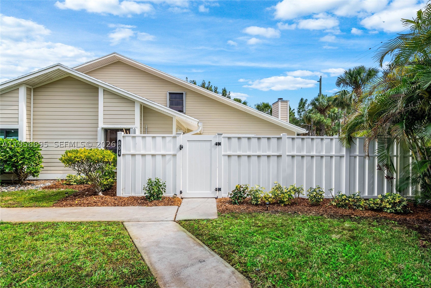 SUMMER WINDS OF JUPITER - Residential