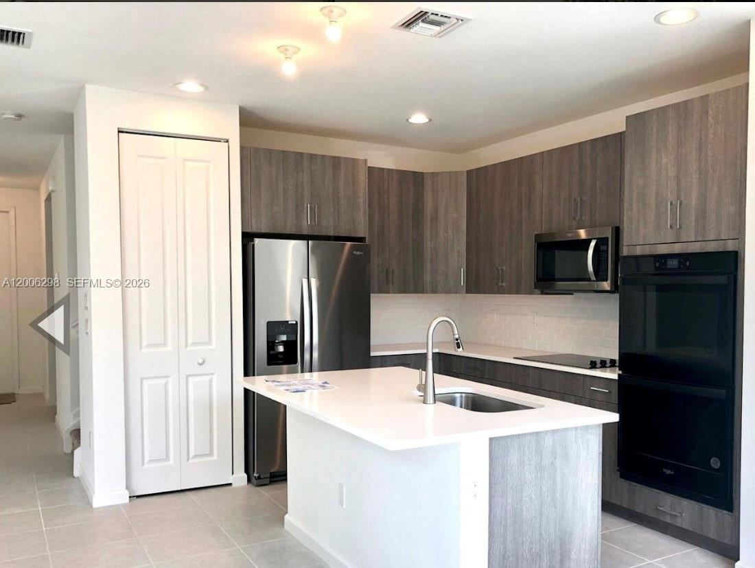 RESIDENCES AT PALM AIRE - Residential