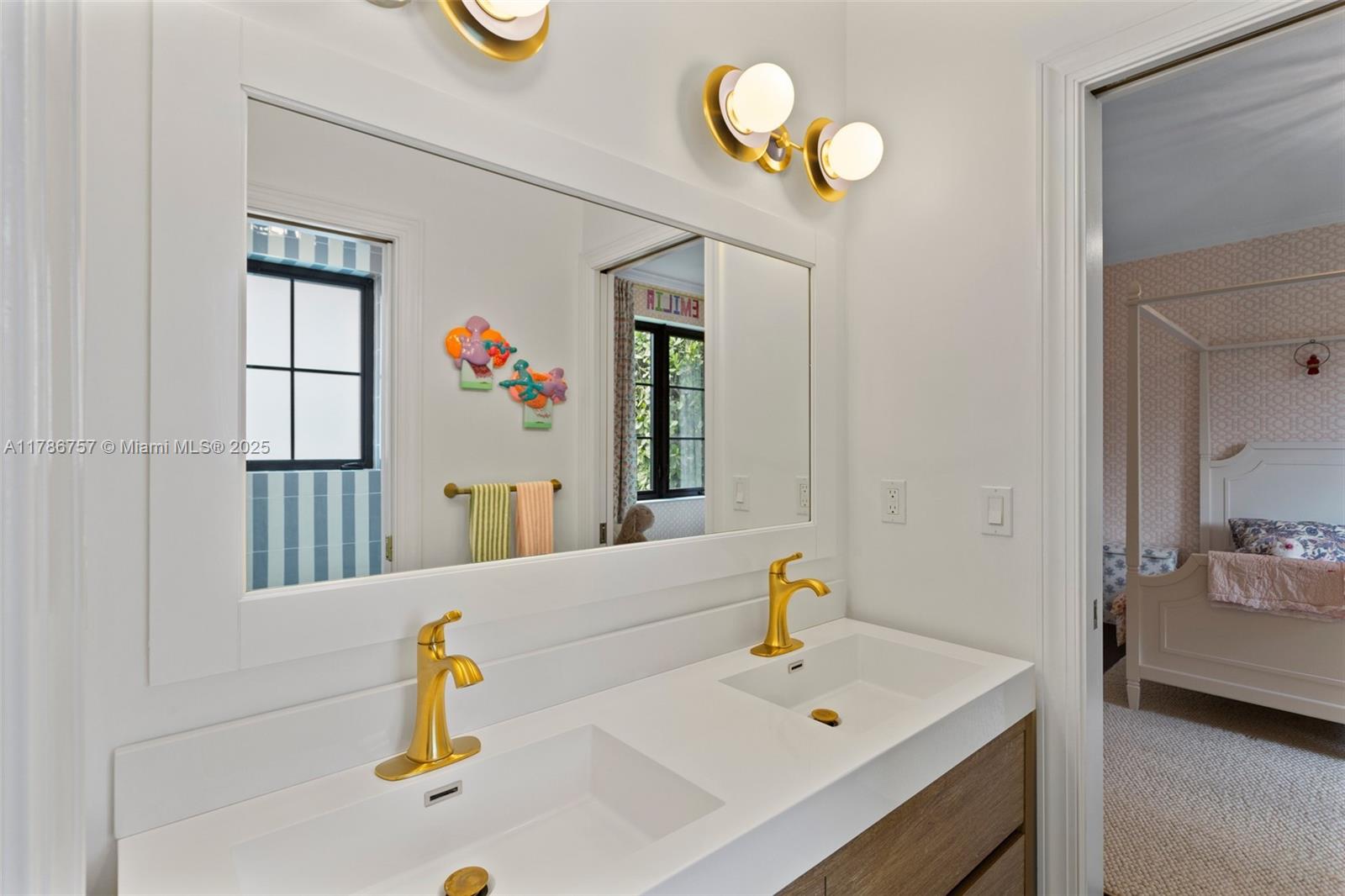 VAN HAVEN ESTATES - Residential