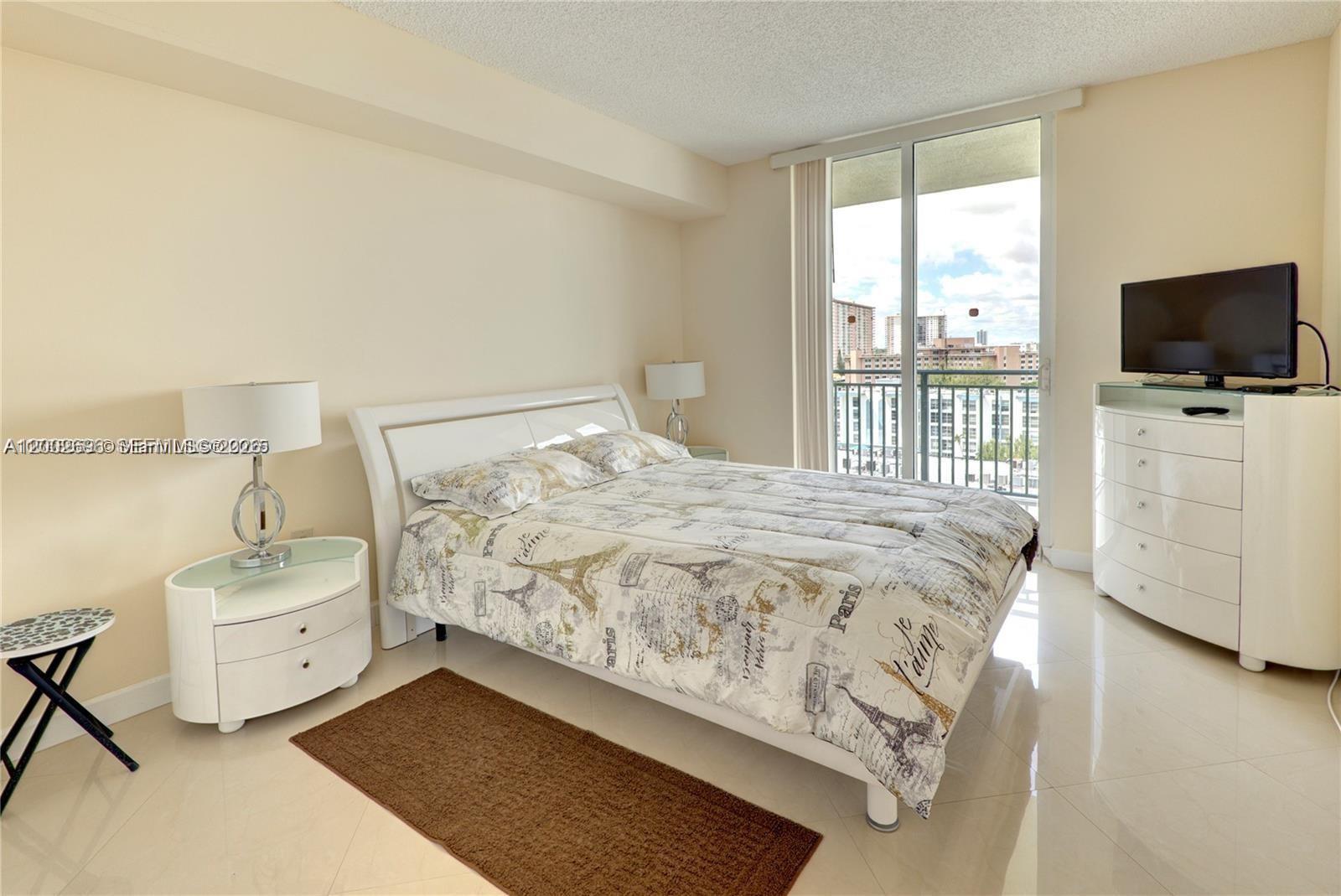 KING DAVID OF SUNNY ISLES - Residential