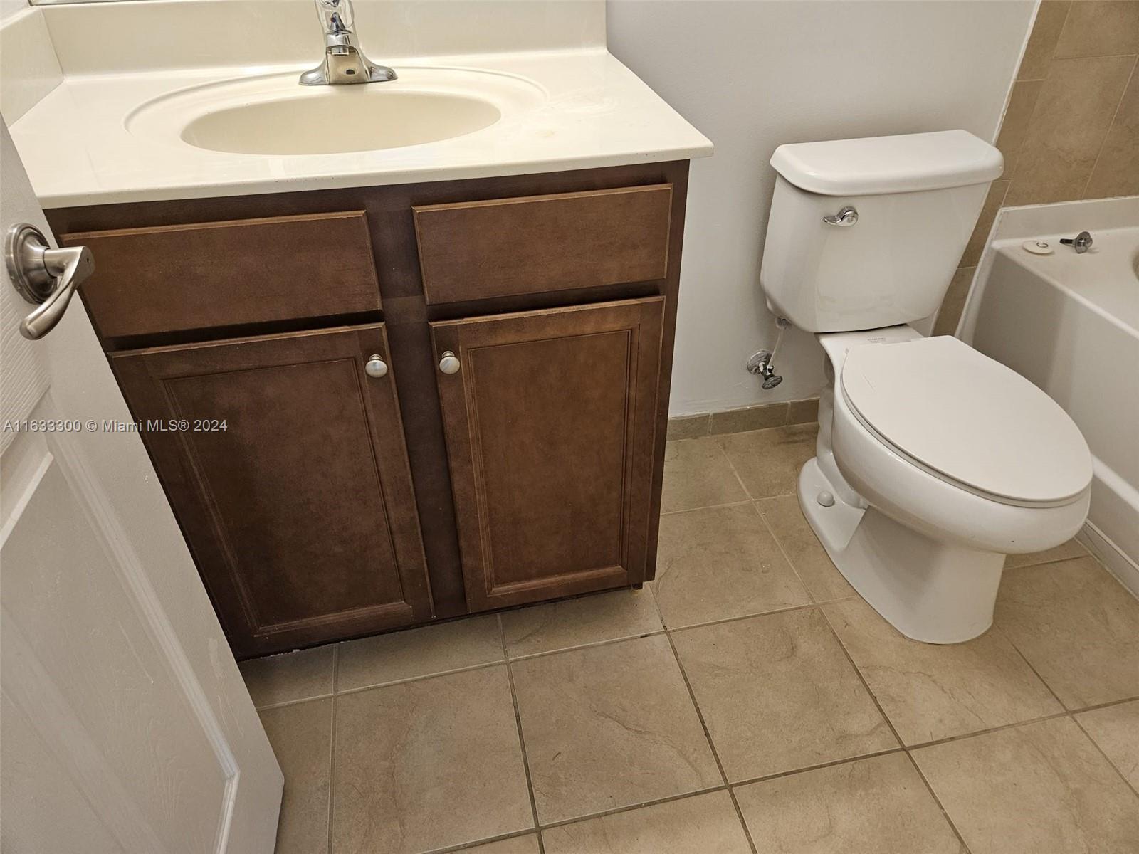 ST MAARTEN AT GRAND BAY C - Residential Lease