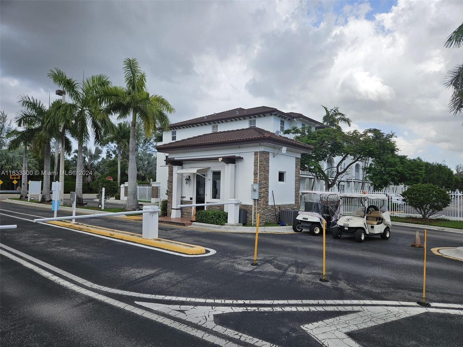 ST MAARTEN AT GRAND BAY C - Residential Lease