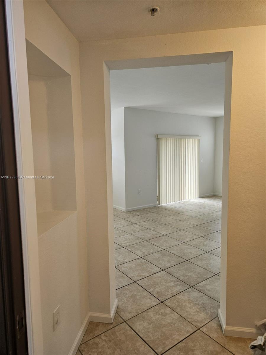 ST MAARTEN AT GRAND BAY C - Residential Lease