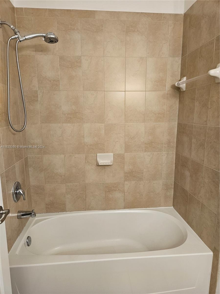 ST MAARTEN AT GRAND BAY C - Residential Lease