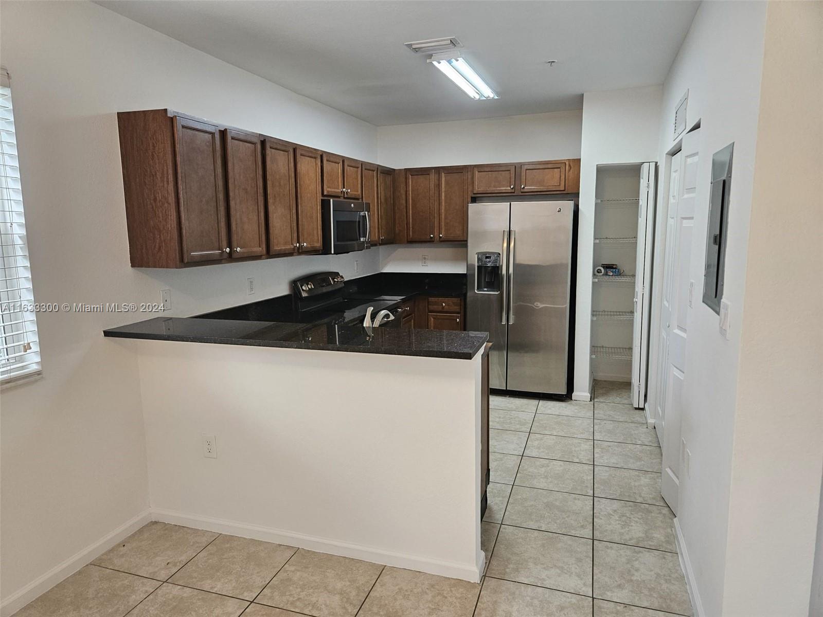 ST MAARTEN AT GRAND BAY C - Residential Lease
