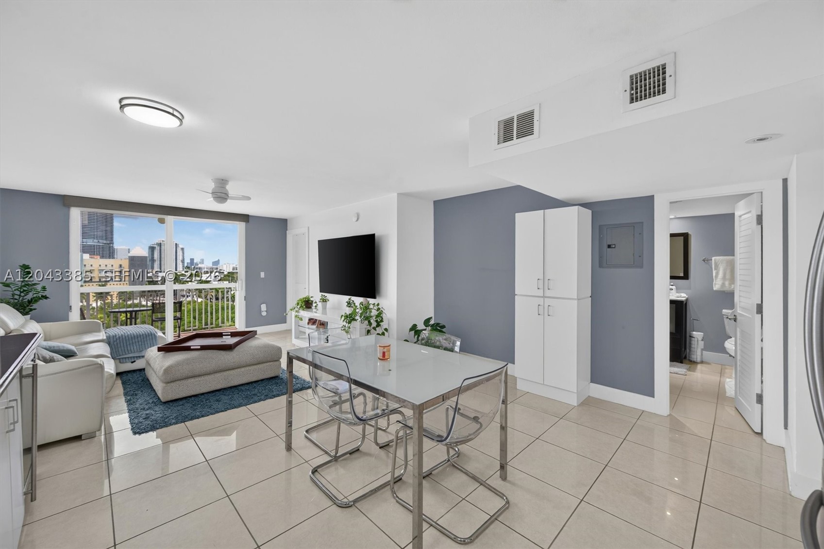 THE PRESIDENTIAL CONDO - Residential