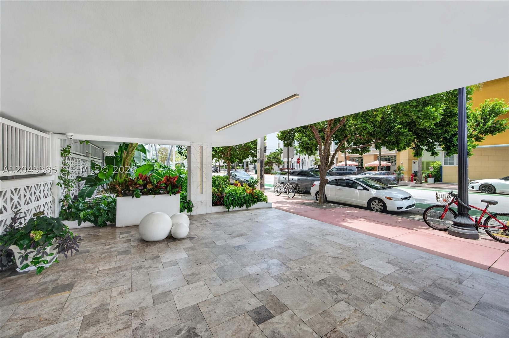 THE PRESIDENTIAL CONDO - Residential