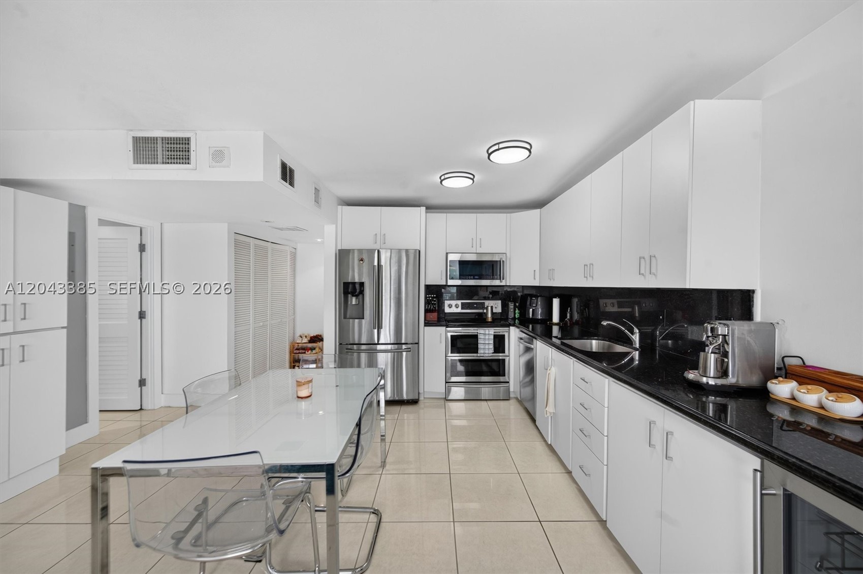 THE PRESIDENTIAL CONDO - Residential