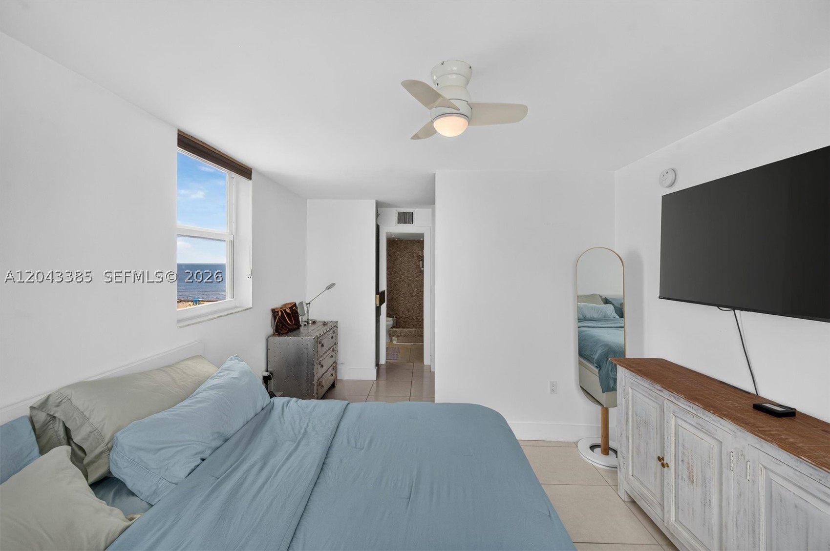 THE PRESIDENTIAL CONDO - Residential