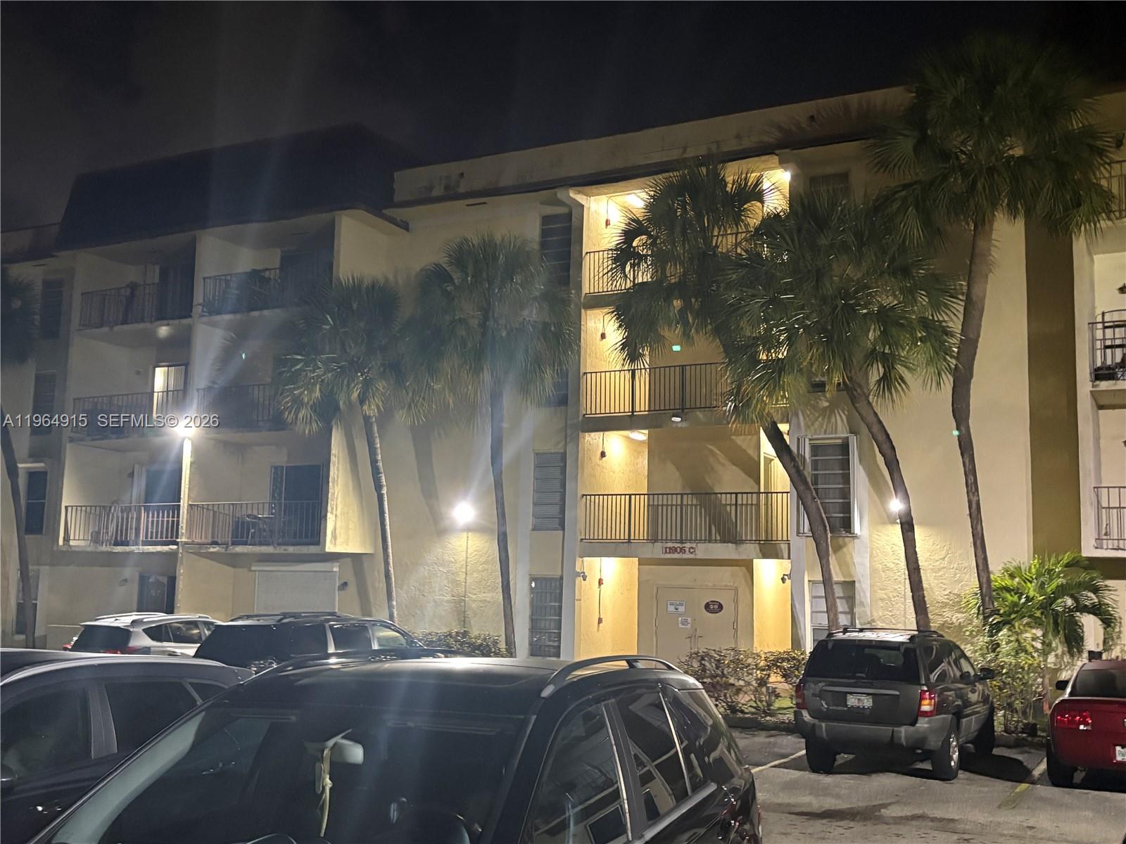 1/1.5  with Den easily converted to a 2 bedroom as it has a closet in the den plus a door. Currently leased great for investment. Priced to sell . Can be purchased with or without tenant.  The Den has a window and closet and doors.  Gated Community with large pool, Gym, Tennis courts and more.