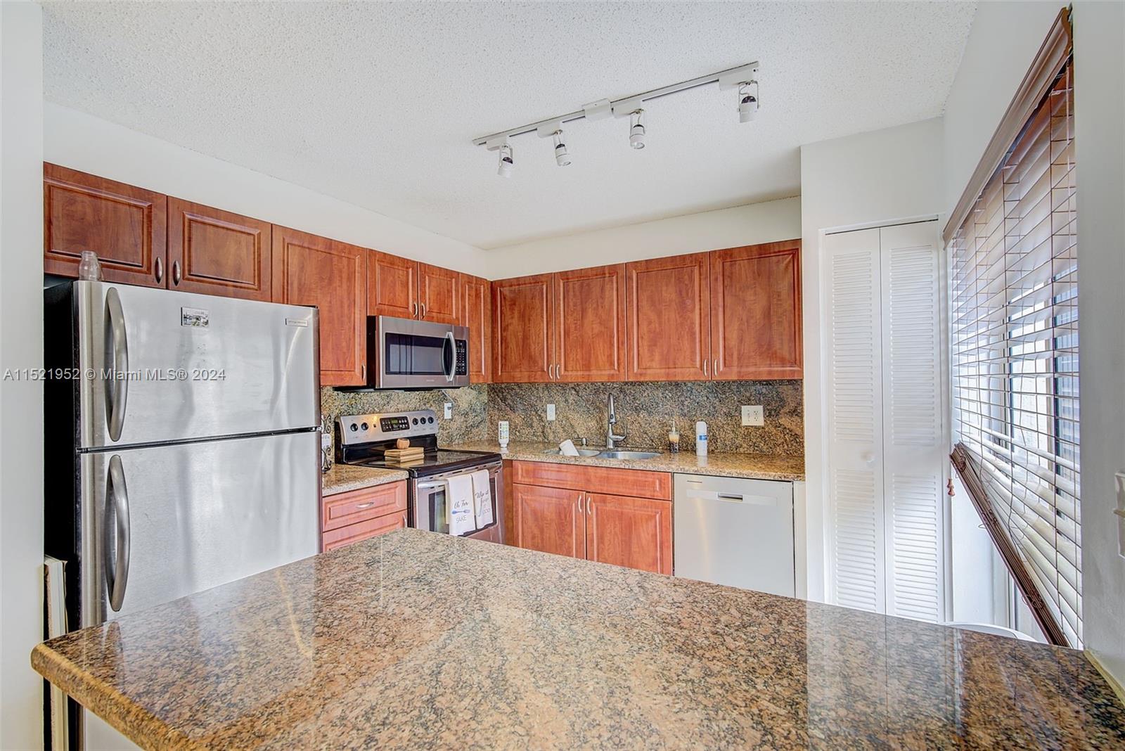 PLUM AT BOCA POINTE CONDO - Residential Lease