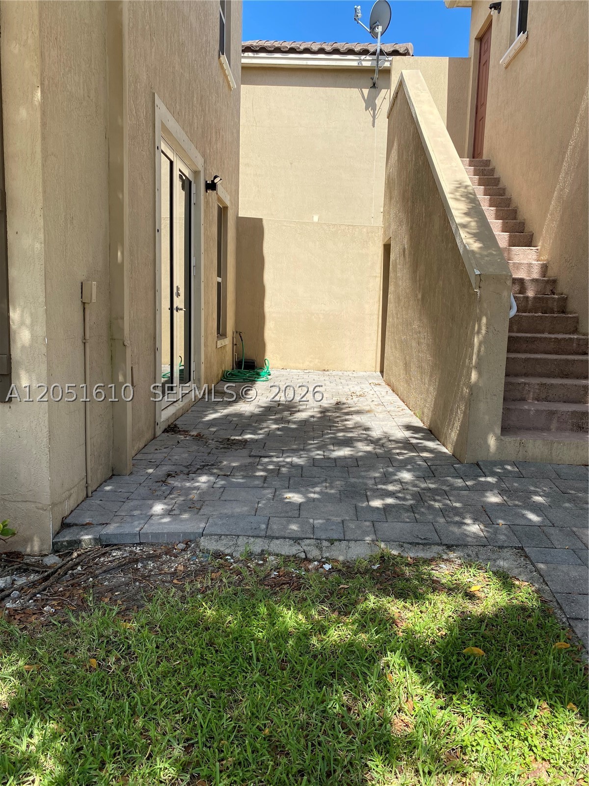 KENDALL COMMONS RESIDENTI - Residential Lease