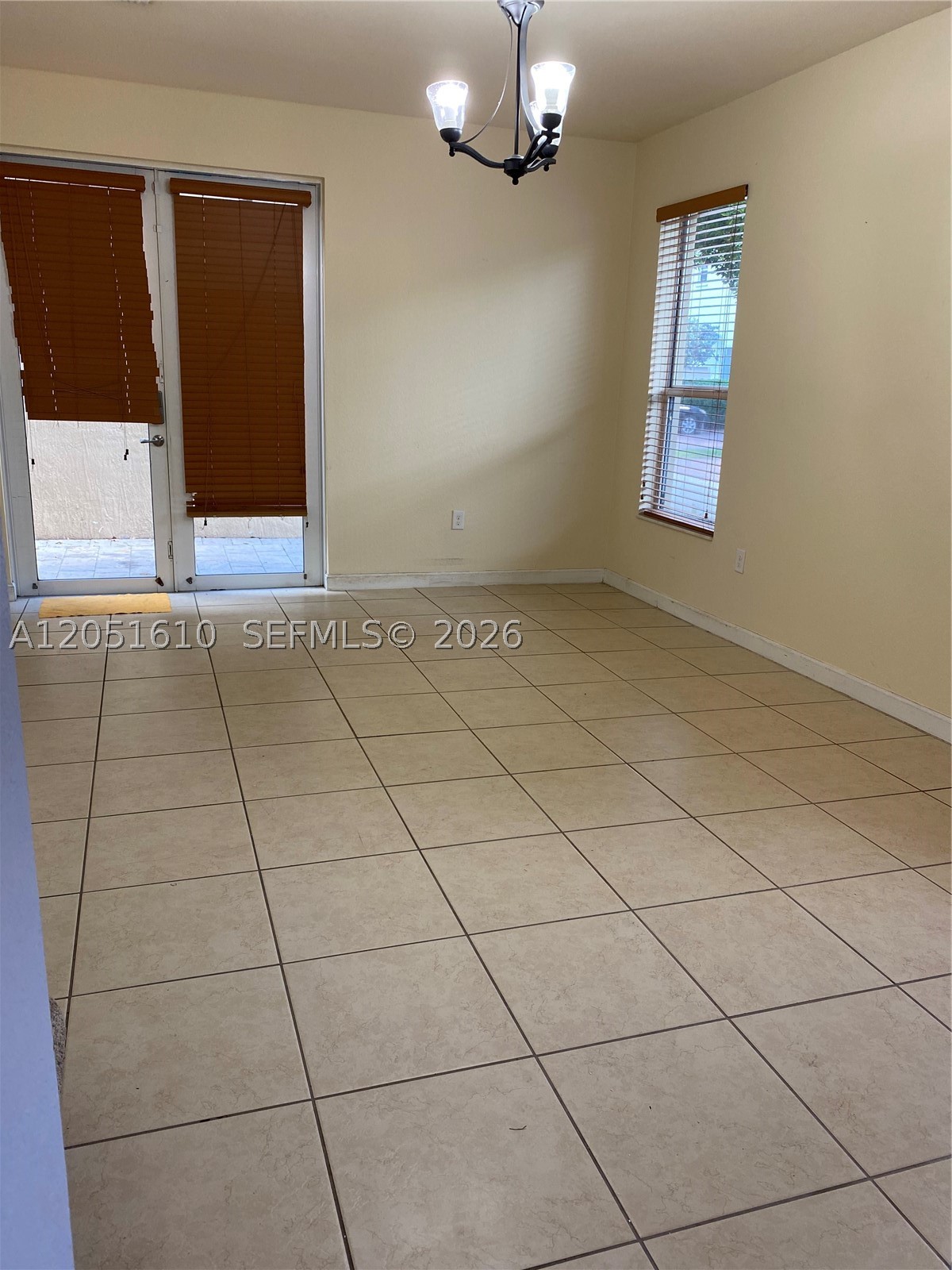 KENDALL COMMONS RESIDENTI - Residential Lease
