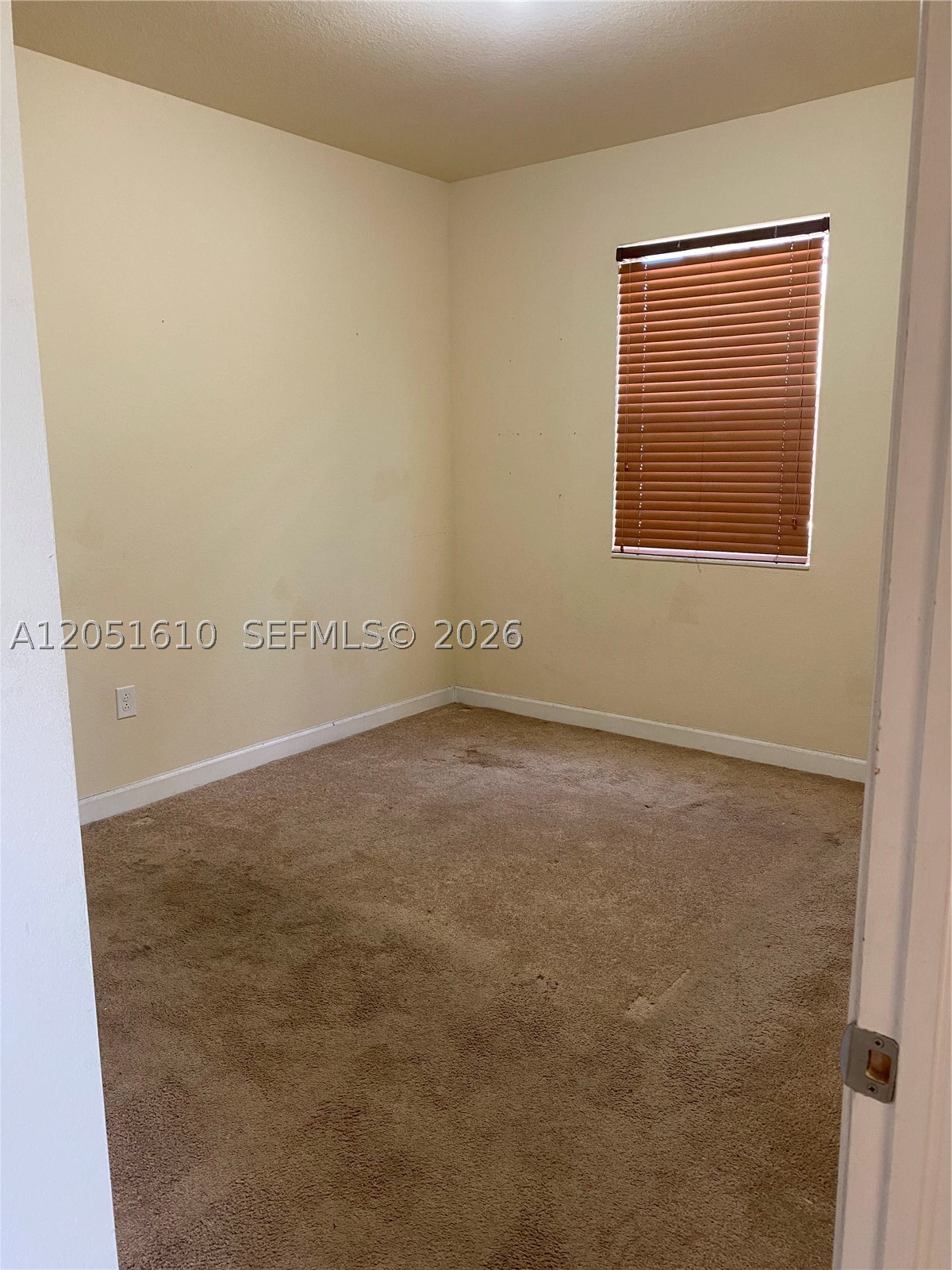 KENDALL COMMONS RESIDENTI - Residential Lease