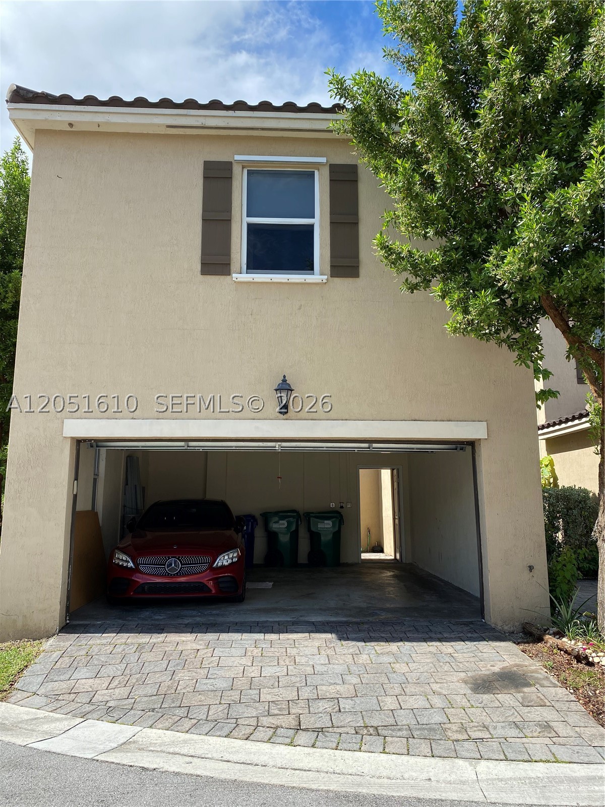 KENDALL COMMONS RESIDENTI - Residential Lease