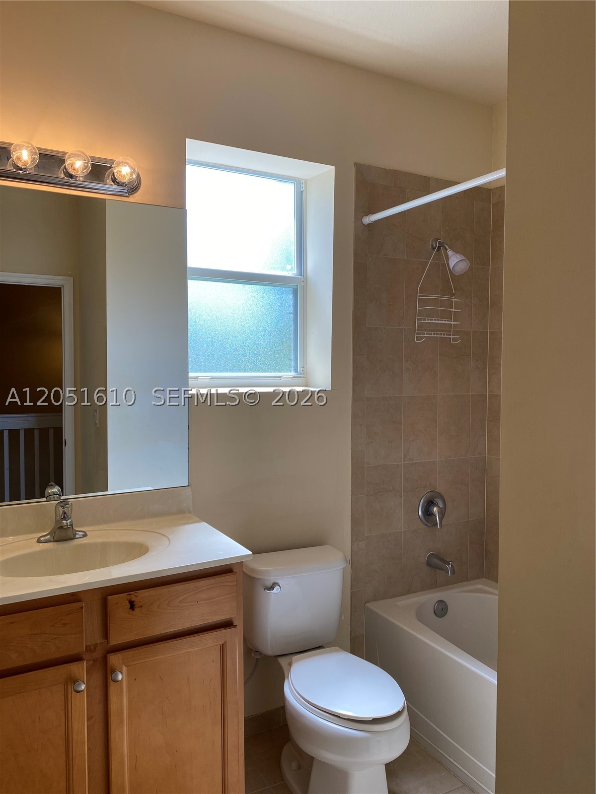 KENDALL COMMONS RESIDENTI - Residential Lease