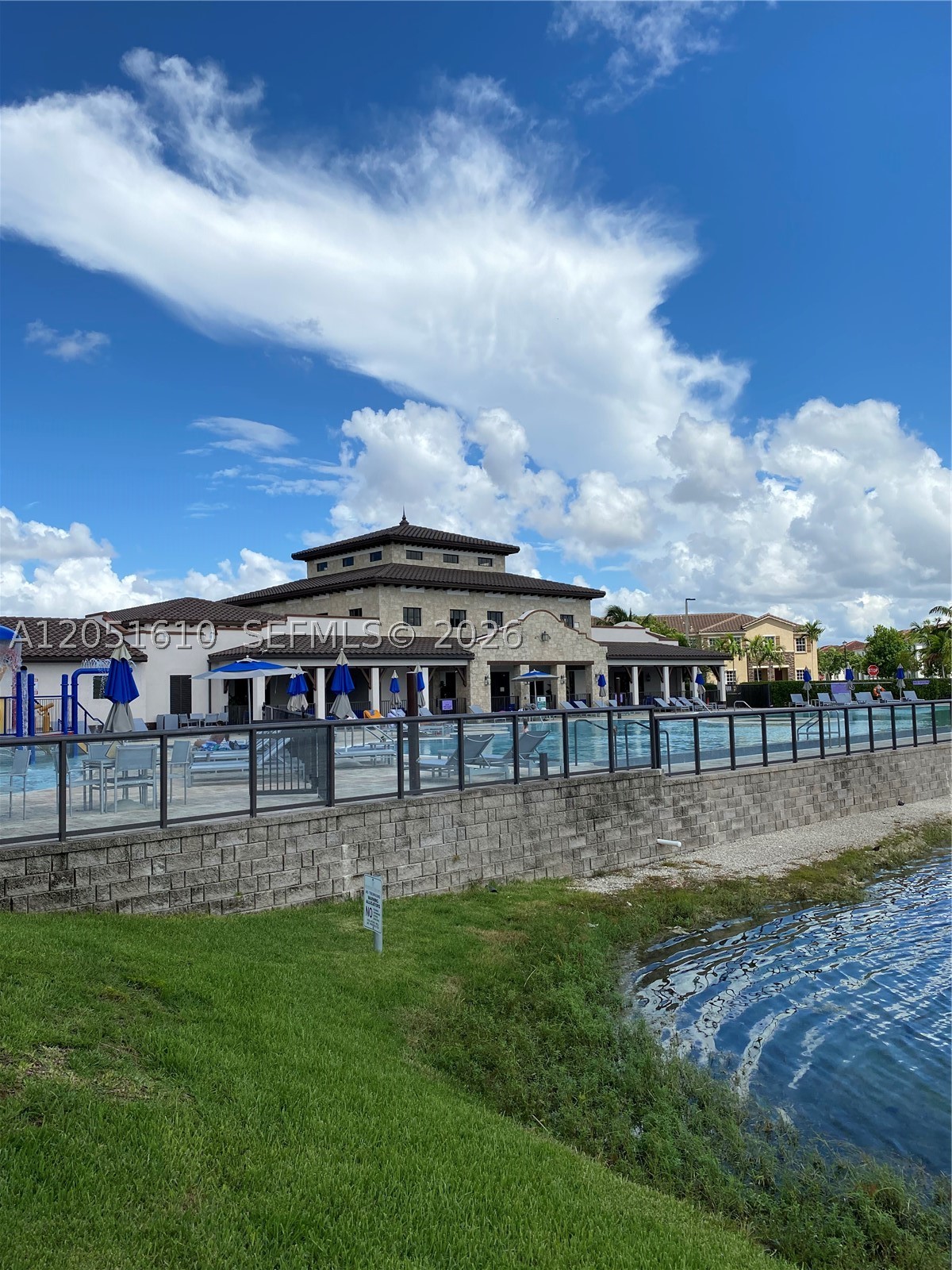 KENDALL COMMONS RESIDENTI - Residential Lease