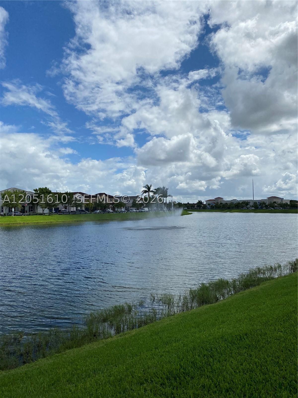 KENDALL COMMONS RESIDENTI - Residential Lease