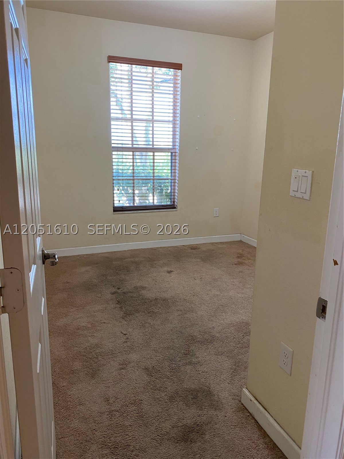 KENDALL COMMONS RESIDENTI - Residential Lease