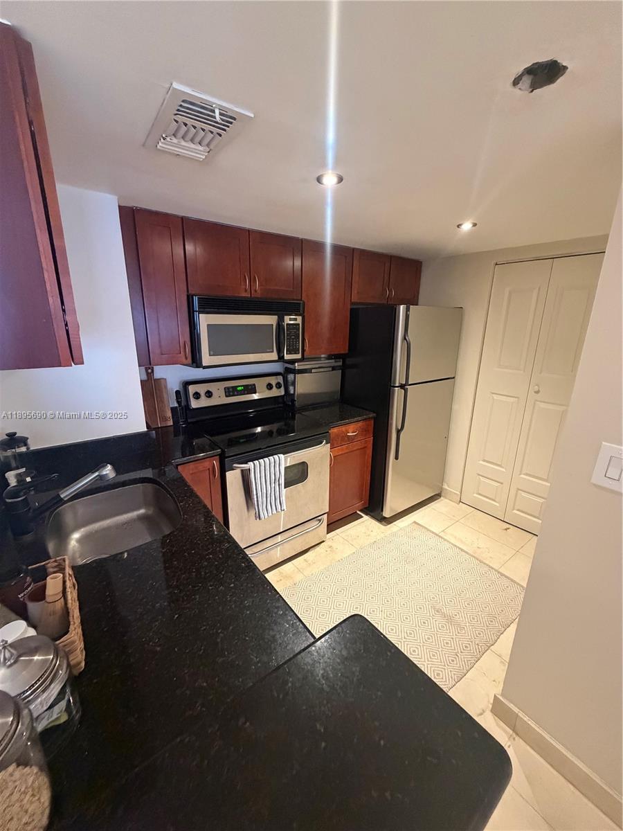 ISOLA CONDO - Residential Lease