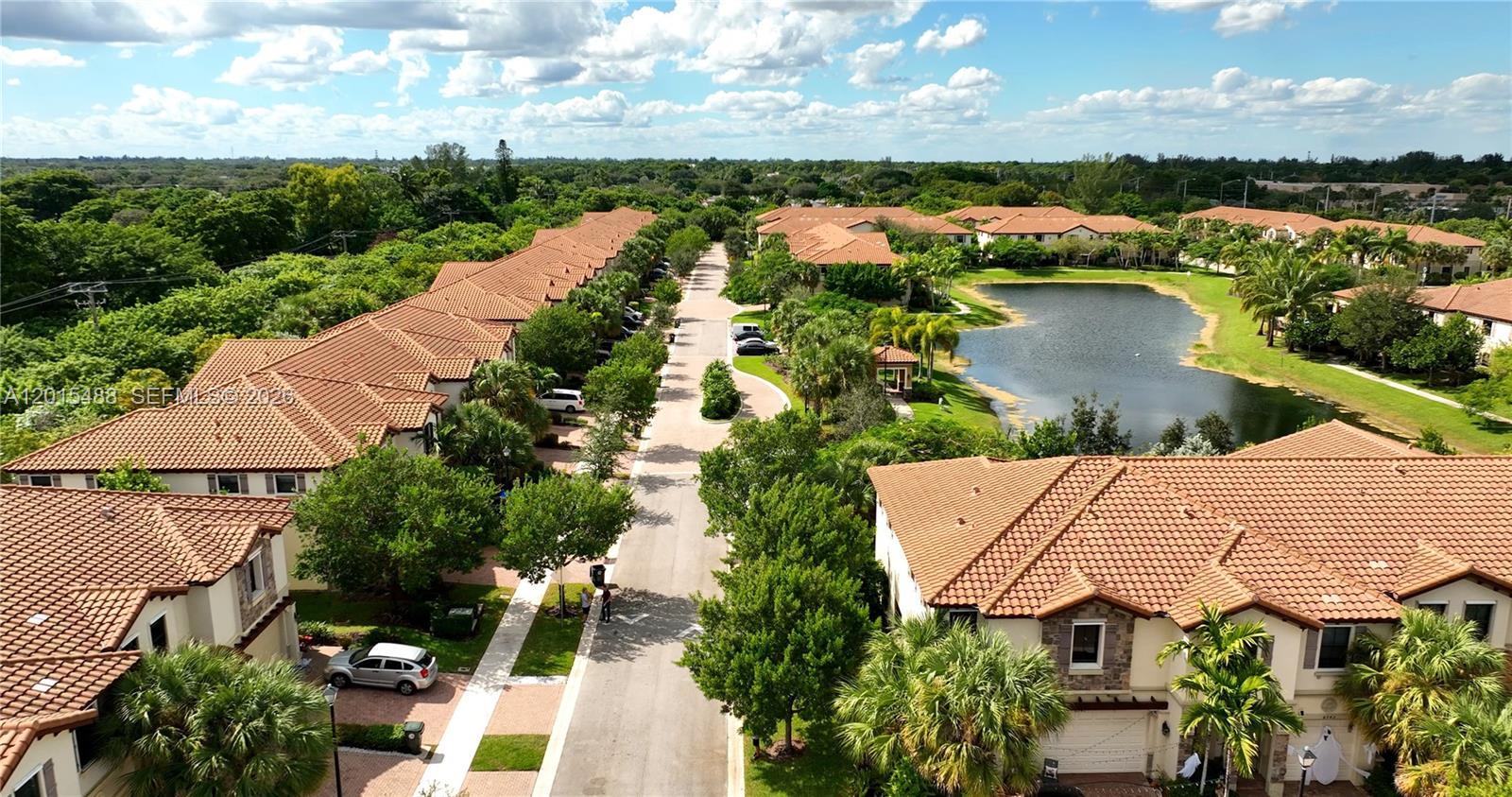 SIMONTON COURT - Residential