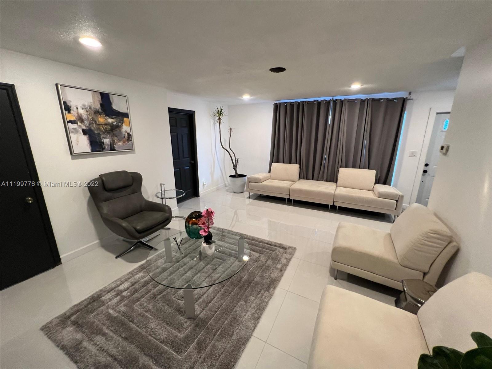 LAUDERDALE LAKES NORTHGAT - Residential