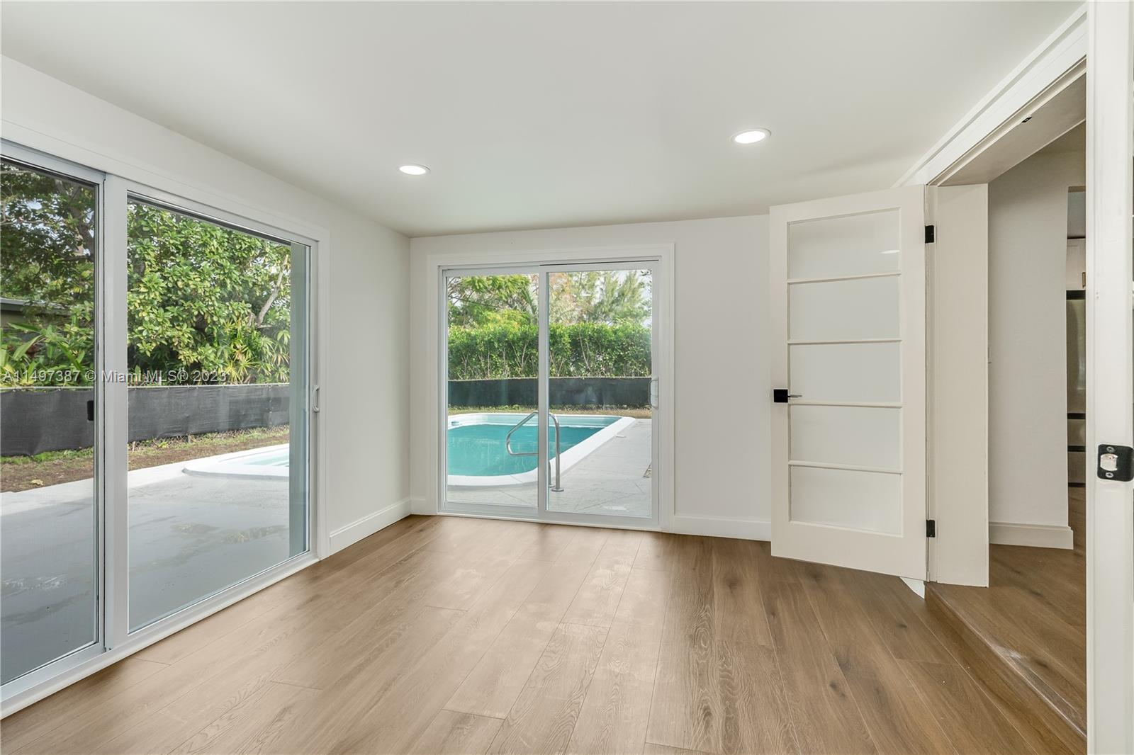 LYONS PARK - Residential