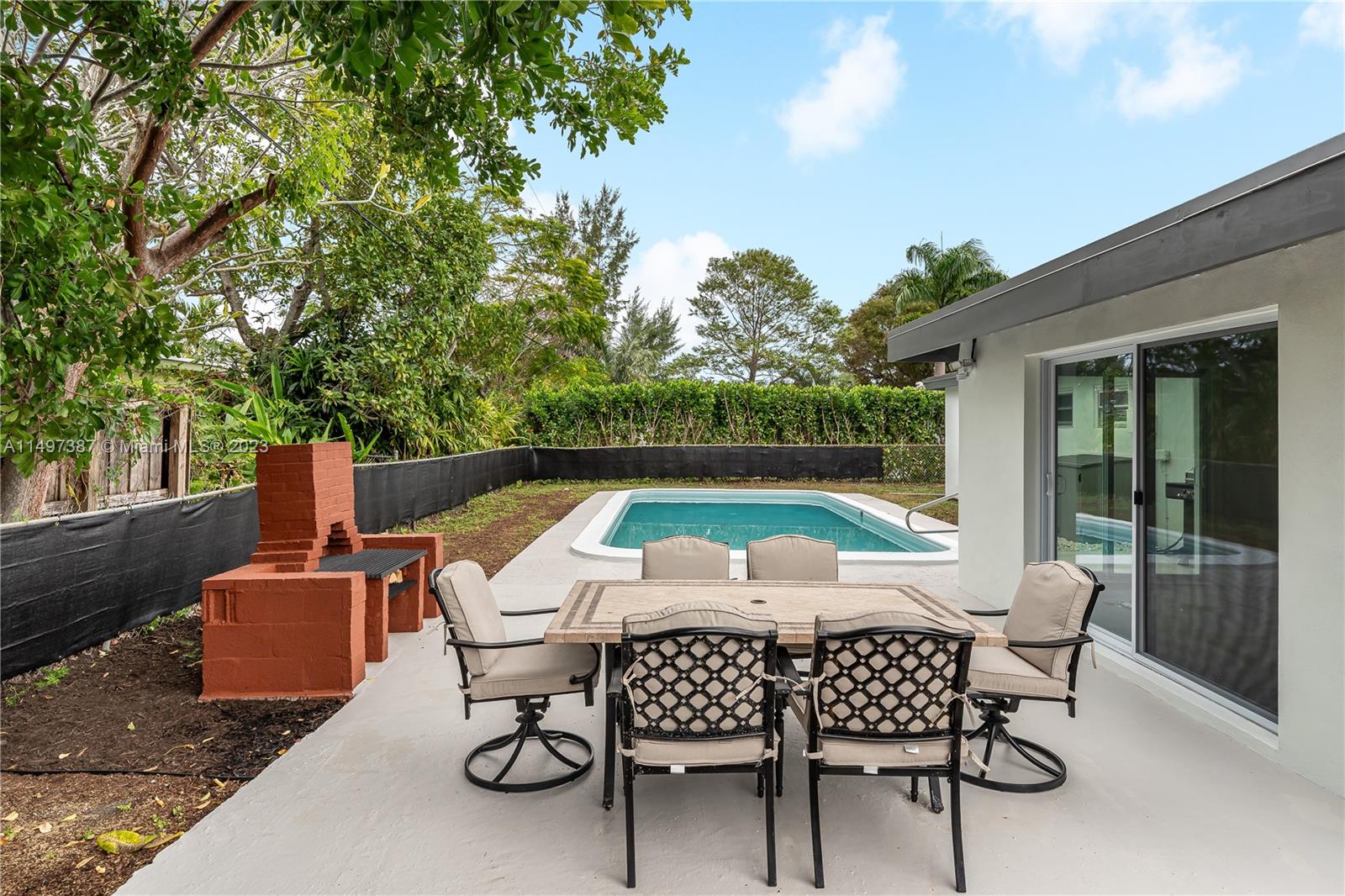 LYONS PARK - Residential