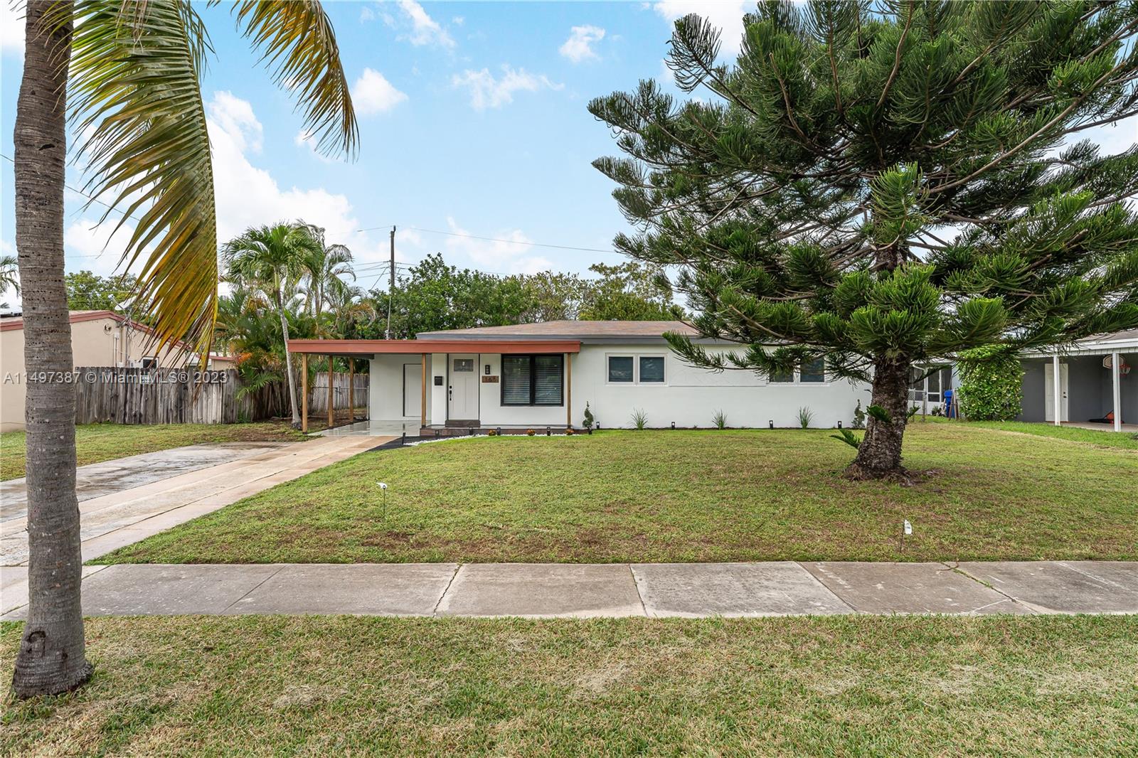 LYONS PARK - Residential