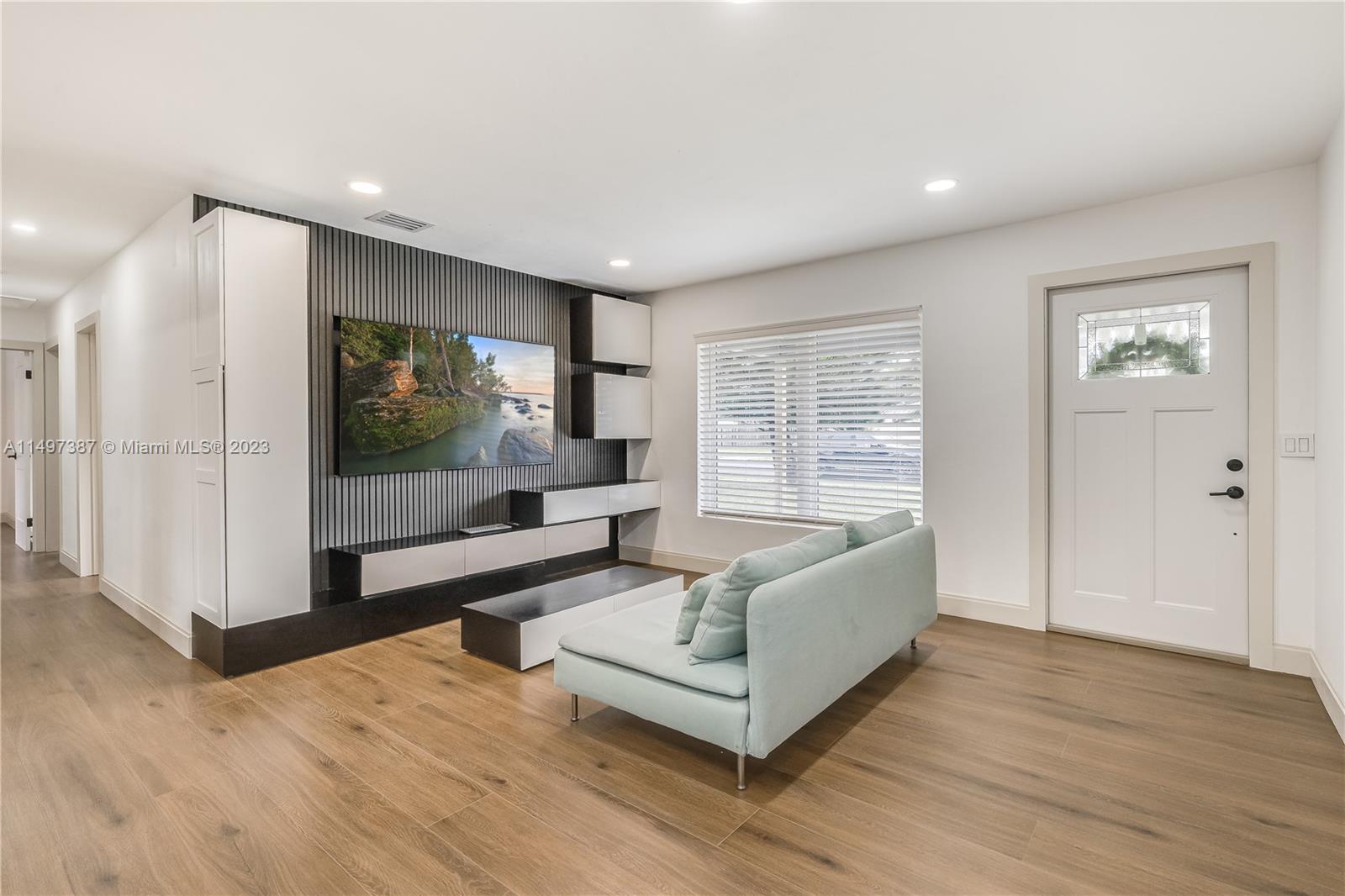 LYONS PARK - Residential