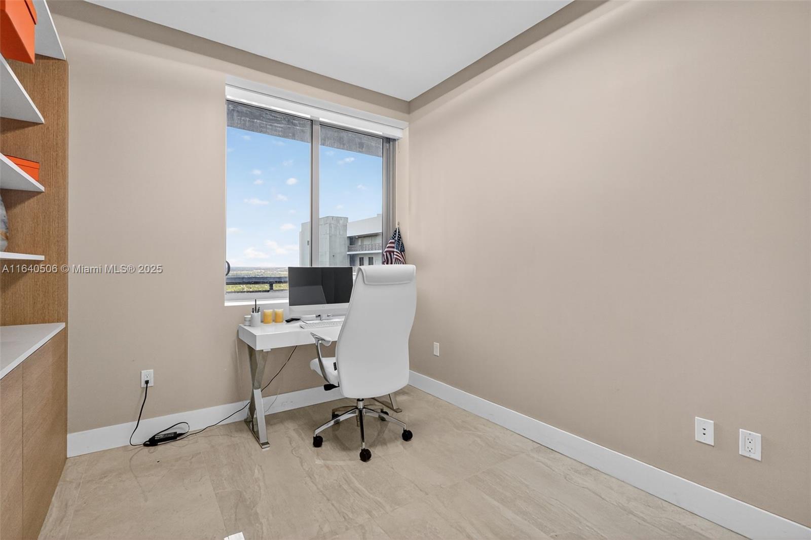 THE HARBOUR SOUTH CONDO - Residential