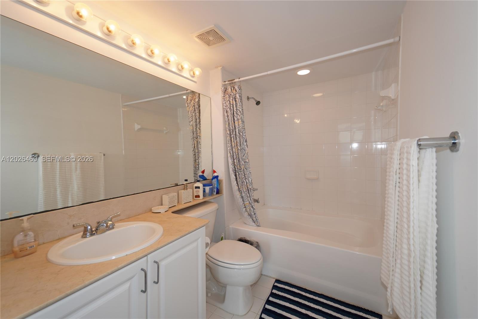 THE MARK ON BRICKELL COND - Residential Lease