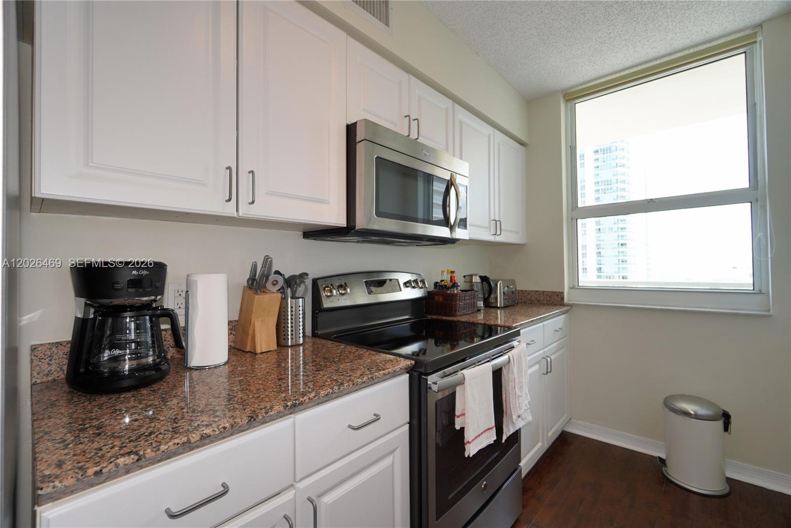 THE MARK ON BRICKELL COND - Residential Lease