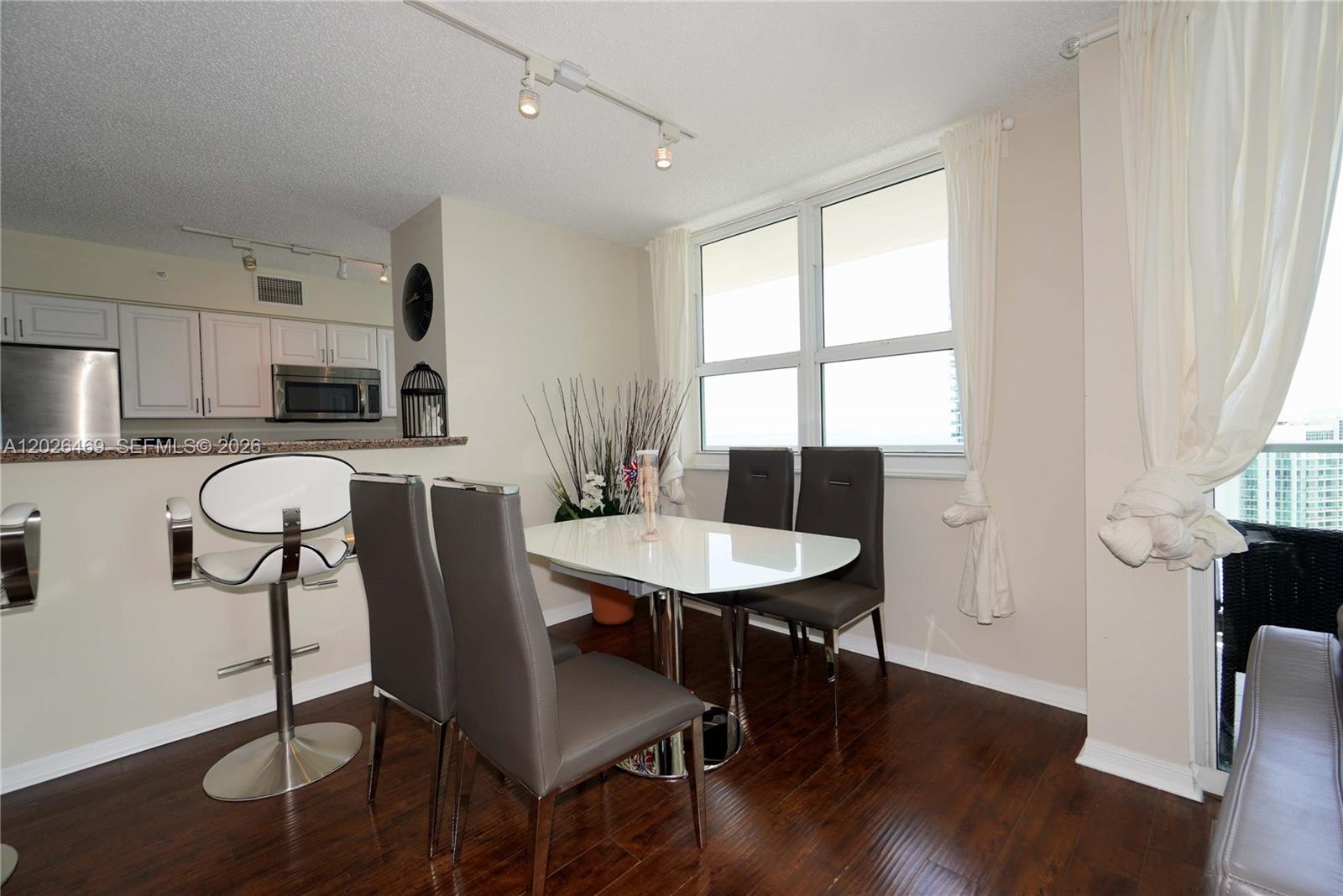 THE MARK ON BRICKELL COND - Residential Lease