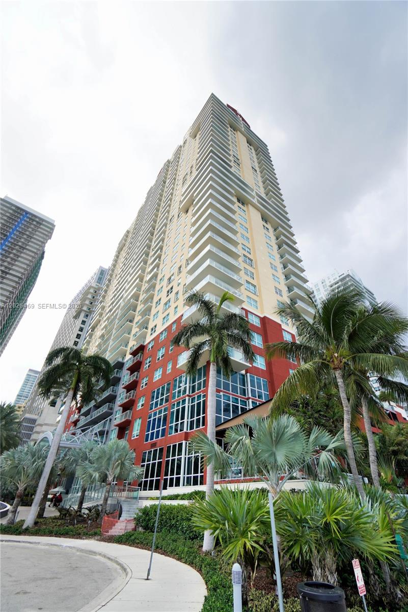 Experience luxury living at The Mark on Brickell in this beautifully designed, fully furnished 2-bedroom, 2-bath residence by renowned architect Sieger Suarez. This stunning condo features spacious private balconies with breathtaking views of the Intracoastal Waterway, Biscayne Bay, and the Atlantic Ocean.
Inside, you’ll find elegant wood laminate flooring throughout and an upgraded kitchen with rich wood cabinetry. Residents enjoy an exceptional collection of amenities, including a waterfront pool and clubhouse on the 6th floor, billiard room, lounge, waterfront restaurant, fitness center, lighted tennis and racquetball courts, valet service, and 24-hour security. Can show after 6/3/2026 when vacant.
Located in the heart of Brickell, the residence is just moments from premier destinations such as Brickell City Centre and Mary Brickell Village, offering world-class dining, luxury shopping, and vibrant entertainment.
The unit also includes one assigned parking space on the 3rd floor plus valet parking for added convenience.
