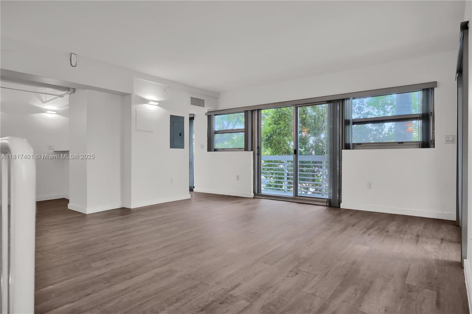 MIAMI BEACH IMPROVEMENT C - Residential Lease
