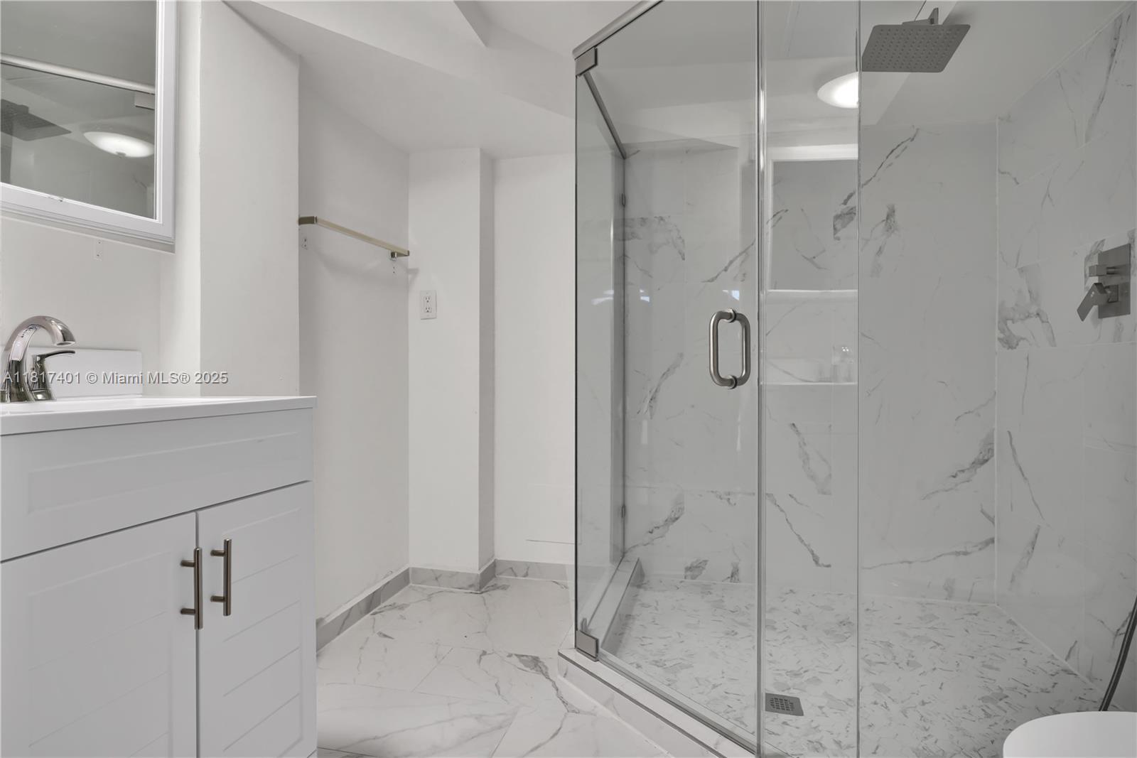 MIAMI BEACH IMPROVEMENT C - Residential Lease